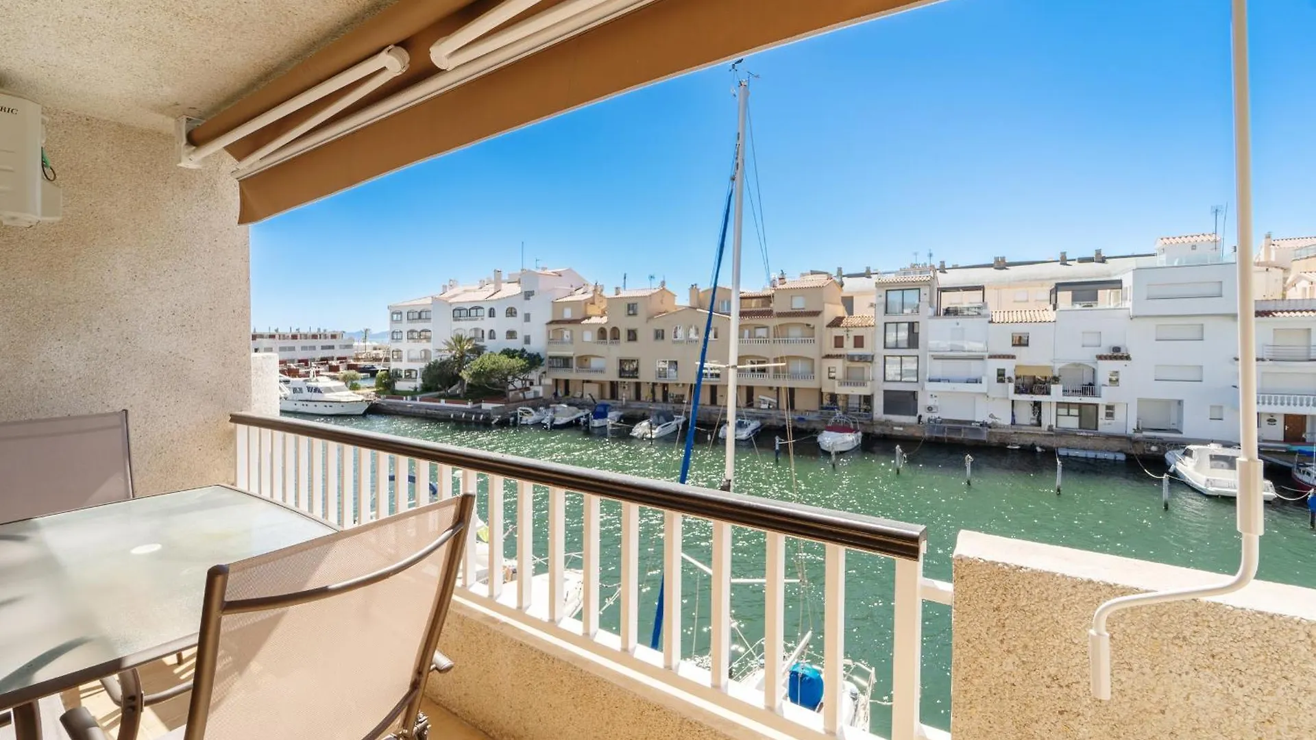 Welcs Apartamento 145 Emp Con Vistas Al Canal Empuriabrava